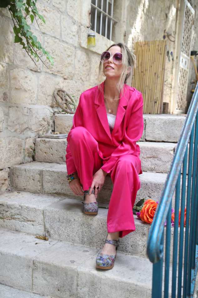 כפכפי עץ דגם ארט