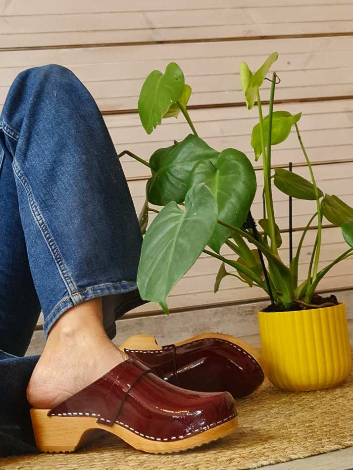 קבקבי עץ בורדו לק