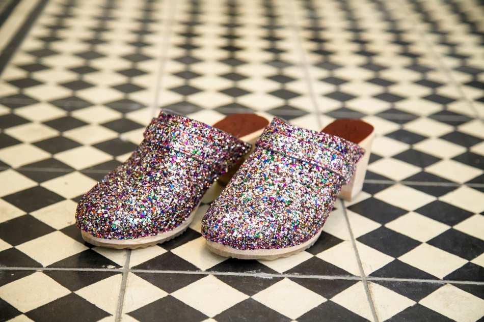 קבקבי עץ נוצצים רונה קלוגס