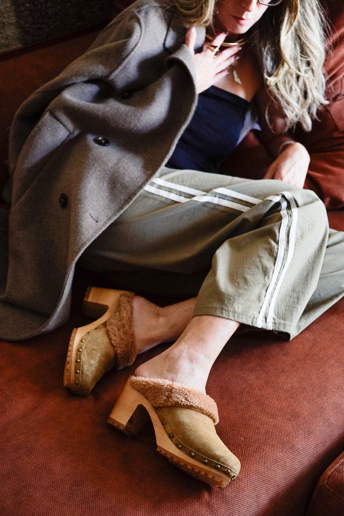 כפכפי עץ פרווה קאמל גבוה