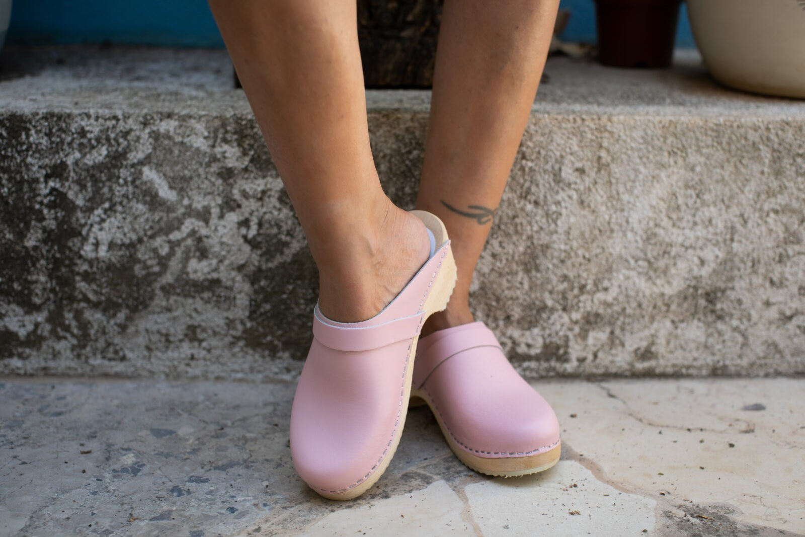 כפכפי עץ ורוד בייבי