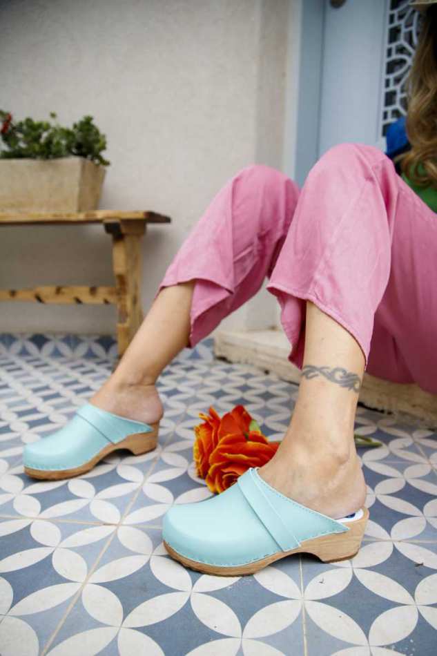 RONA CLOGS כפכפי טורקיז