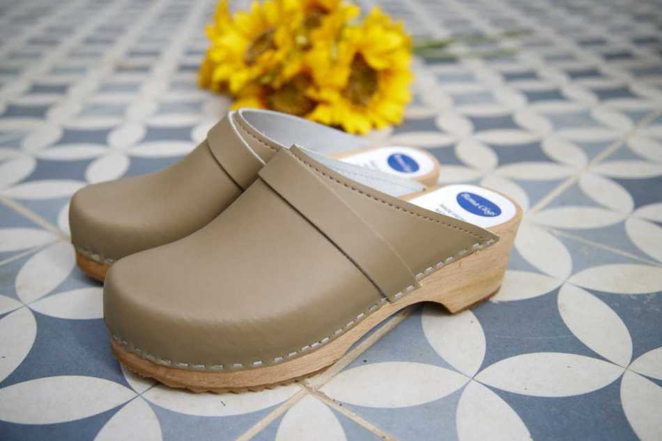 כפכפי עץ שוודים - RONA CLOGS