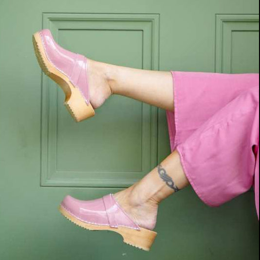 כפכפי עץ ורוד עתיק לק