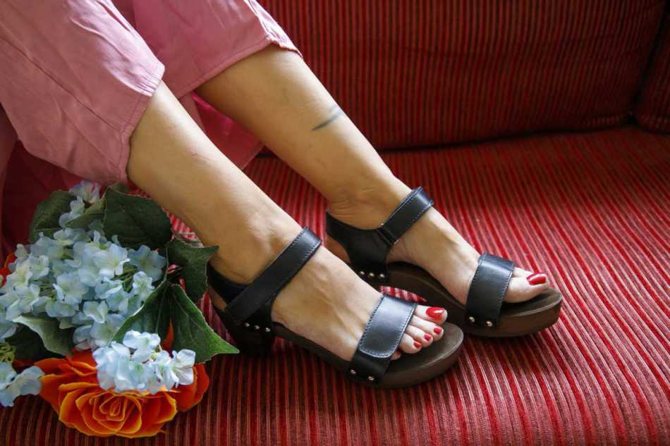 סנדלי אנה שחורים