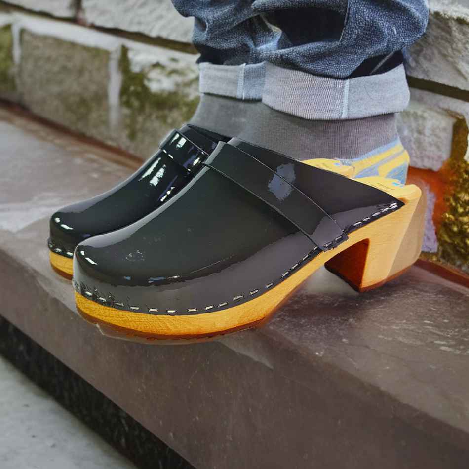 כפכפי עץ רונה - קבקבי עץ אפור לק