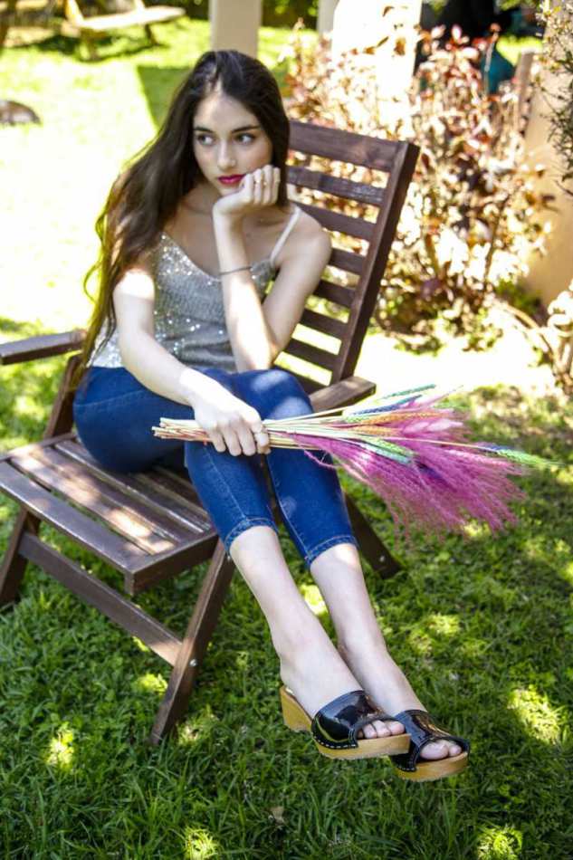 קבקבי מייגן שחור לק