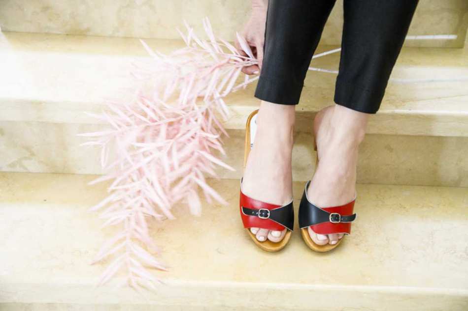 קבקבי עץ רונה מולטי אדום שחור