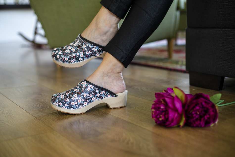 קבקבי עץ פרחי שלג