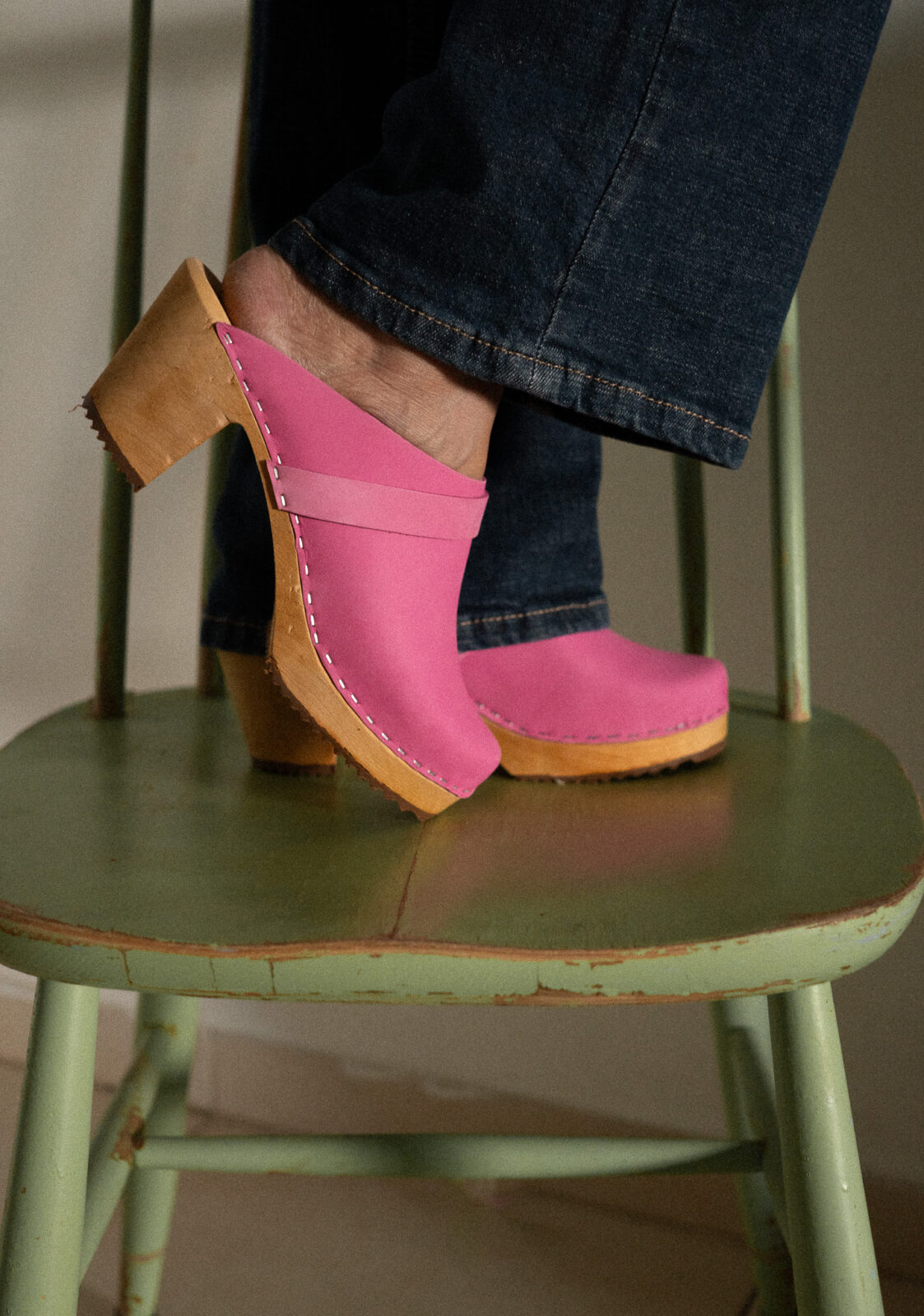 כפכפי עץ ורוד נובוק פוקסיה